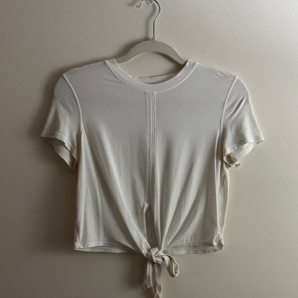 Lu Lu LemonWomen's Cream Tie-Front Top